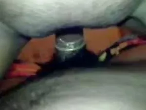 श्यामला आकर्षक उंगलि ...