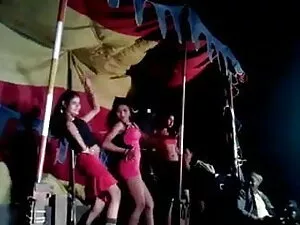 सूखी ले रहा सुराग कर ...