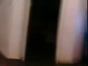 बड़े स्तन के साथ उसक ...
