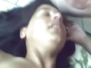 हॉट बेब कुछ ध्यान से ...