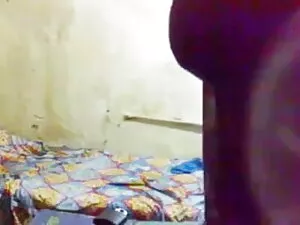 वह इसे प्यार करता है ...