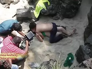हो जाता है उसे बड़े  ...