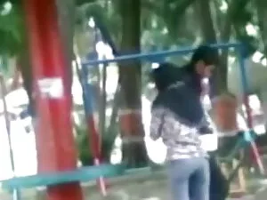 दो लोग कमबख्त गर्म म ...