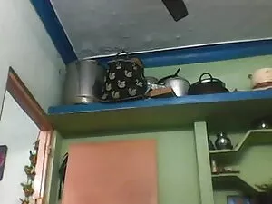 Tantaliing सेक्सी बी ...