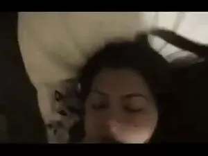 सुनहरे बालों वाली बड ...