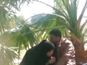 टैटू लिली संभोग सुख  ...