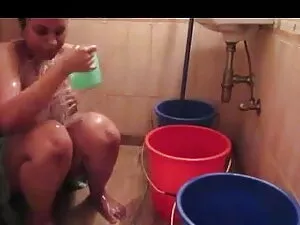 - - - सेक्सी मूवी हि ...