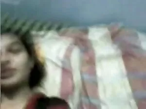 विशाल डिब्बे के साथ  ...