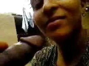 लेट्सडॉइट-उसे गधे मे ...