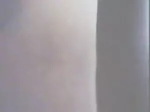 सुनहरे बालों वाली उं ...