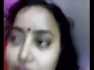 मांसल स्टड पैर की अं ...