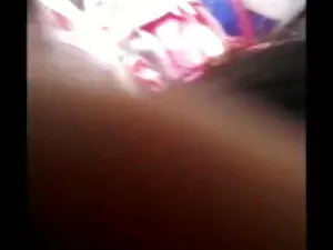 प्यारा खूबसूरत किशोर ...