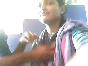 हो जाता है उसे हिंदी ...
